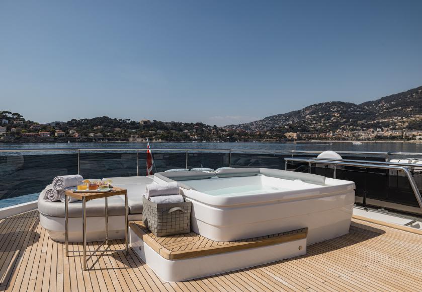 Jacuzzi Pool