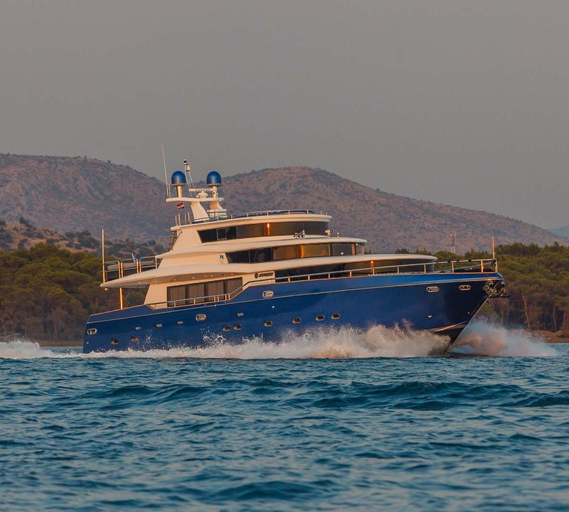 Johnson Baby Yacht In Croatia