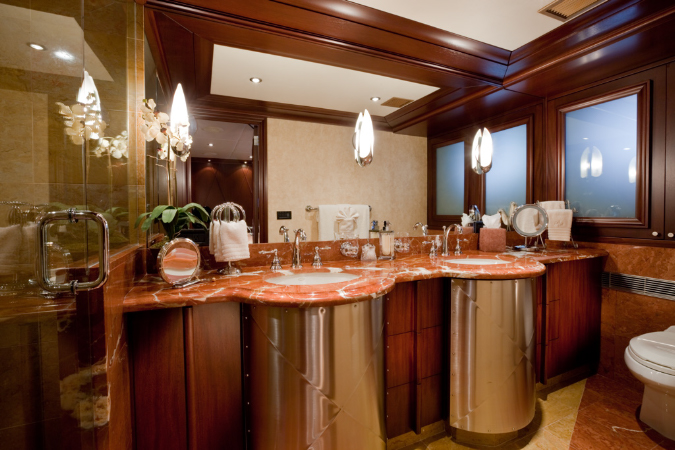 LAGNIAPPE Bathroom