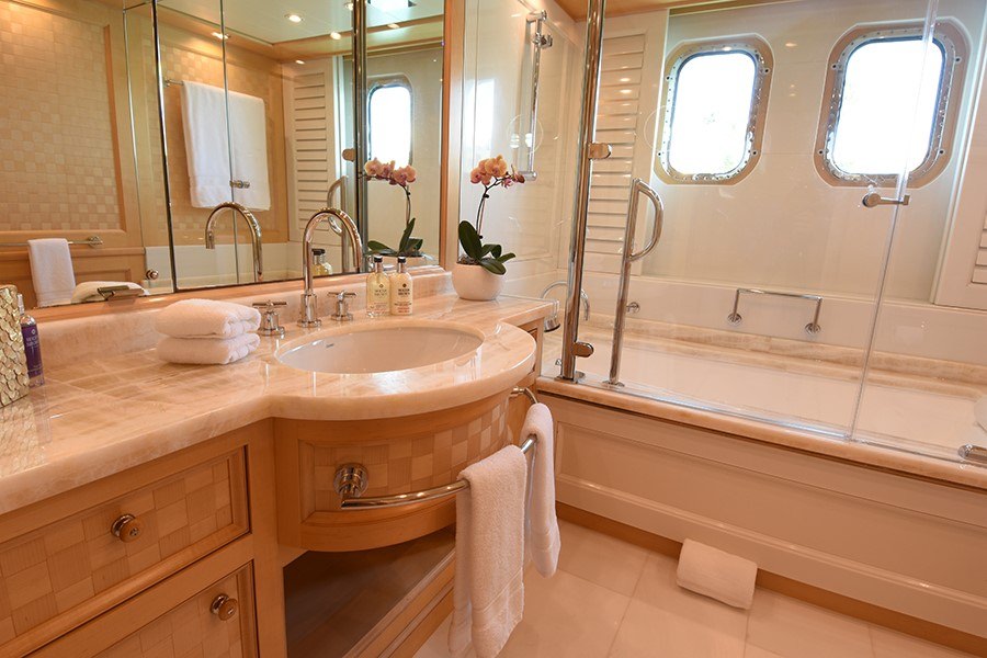 Guest Cabin Ensuite