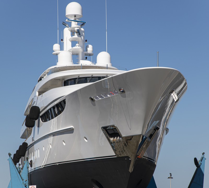 Lusben Refits MY Oasis - Lurssen 60m