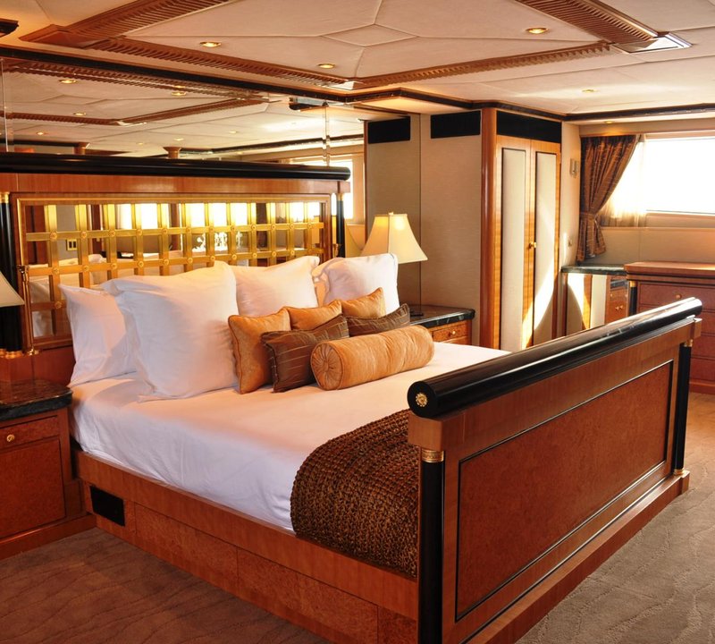 MAJOR WAGER - Master Stateroom