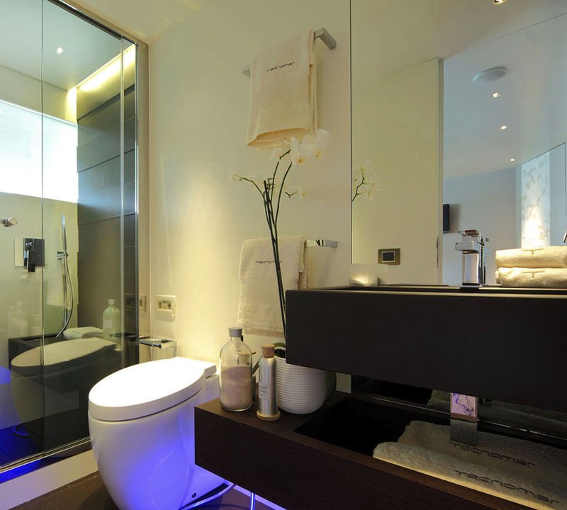 MASTER CABIN ENSUITE