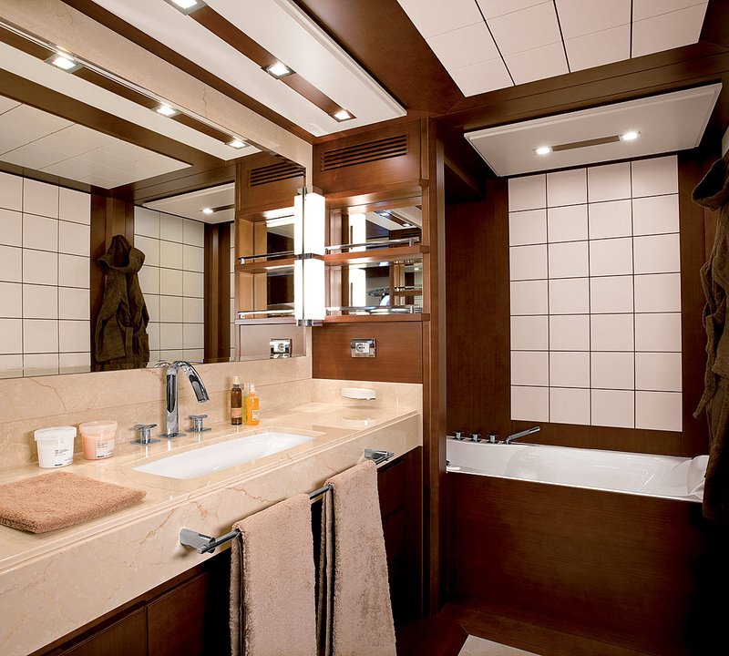 MASTER ENSUITE