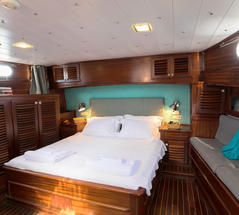 Guest cabin