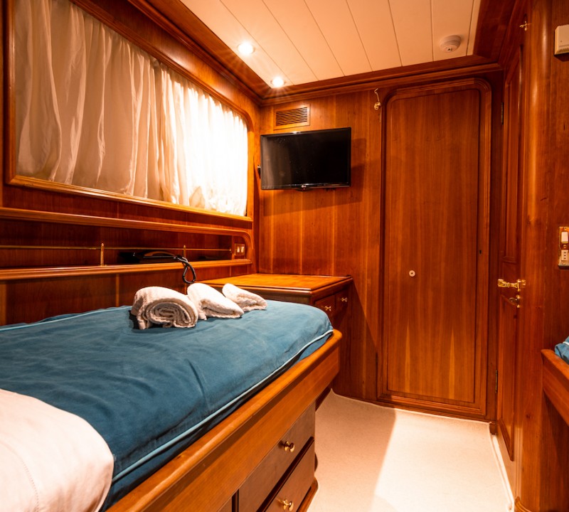 Twin Guest Cabin