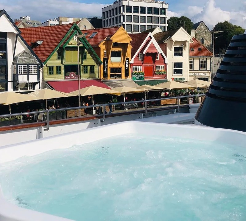 Deck Jacuzzi