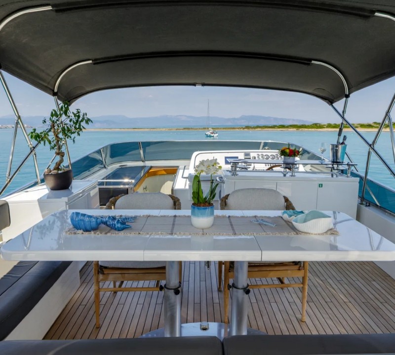 Exterior Relaxation Area With Dining