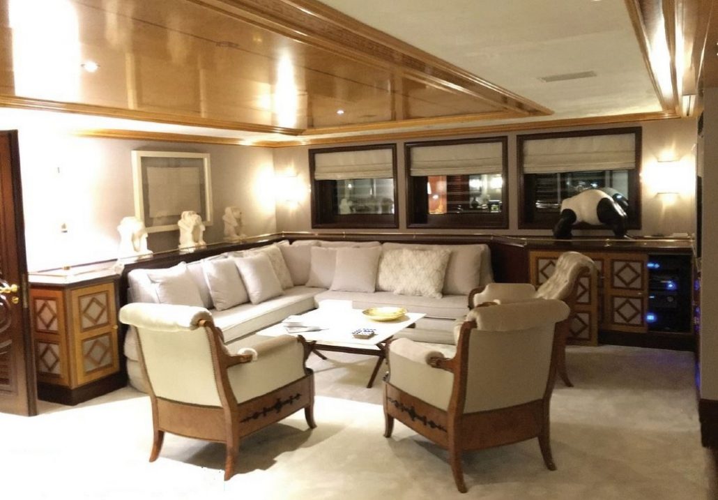 Saloon With Seating