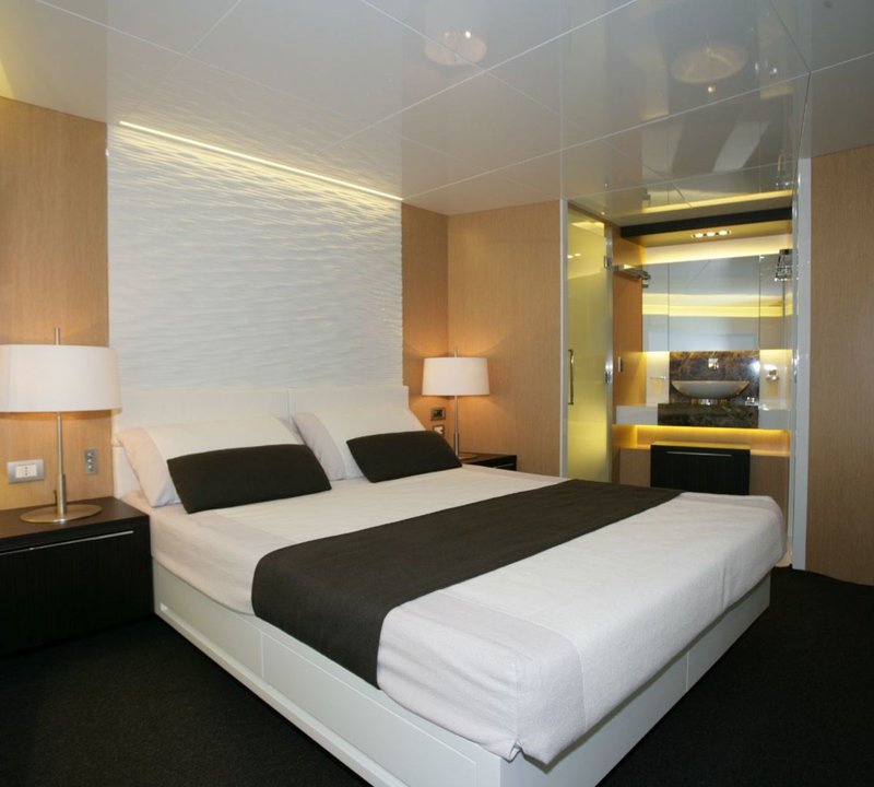 Double-cabin