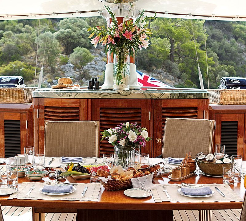 Alfresco Dining