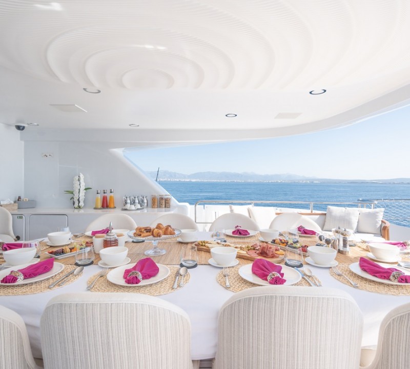 Main Aft - Dining Set Up