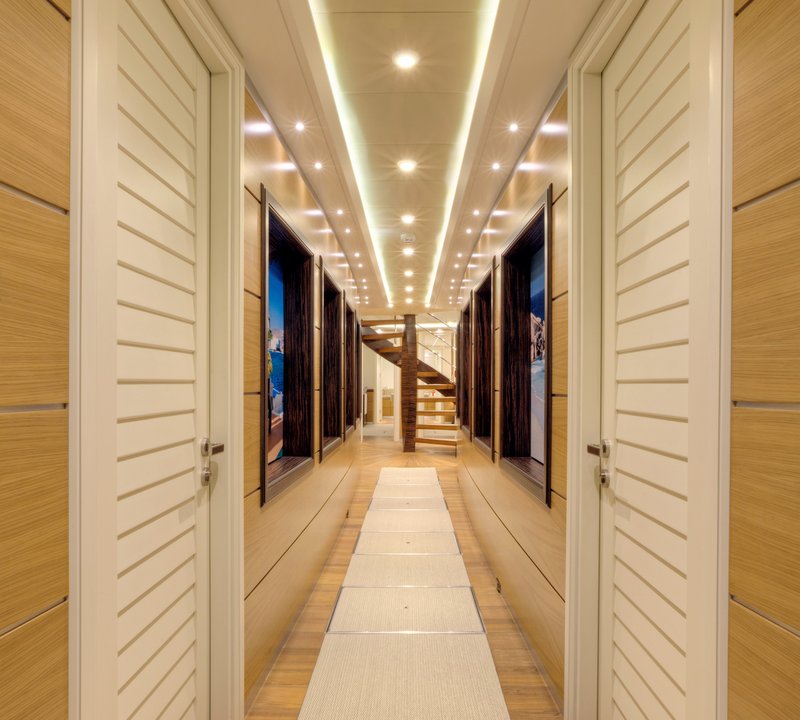 Main Deck hall (portrait)