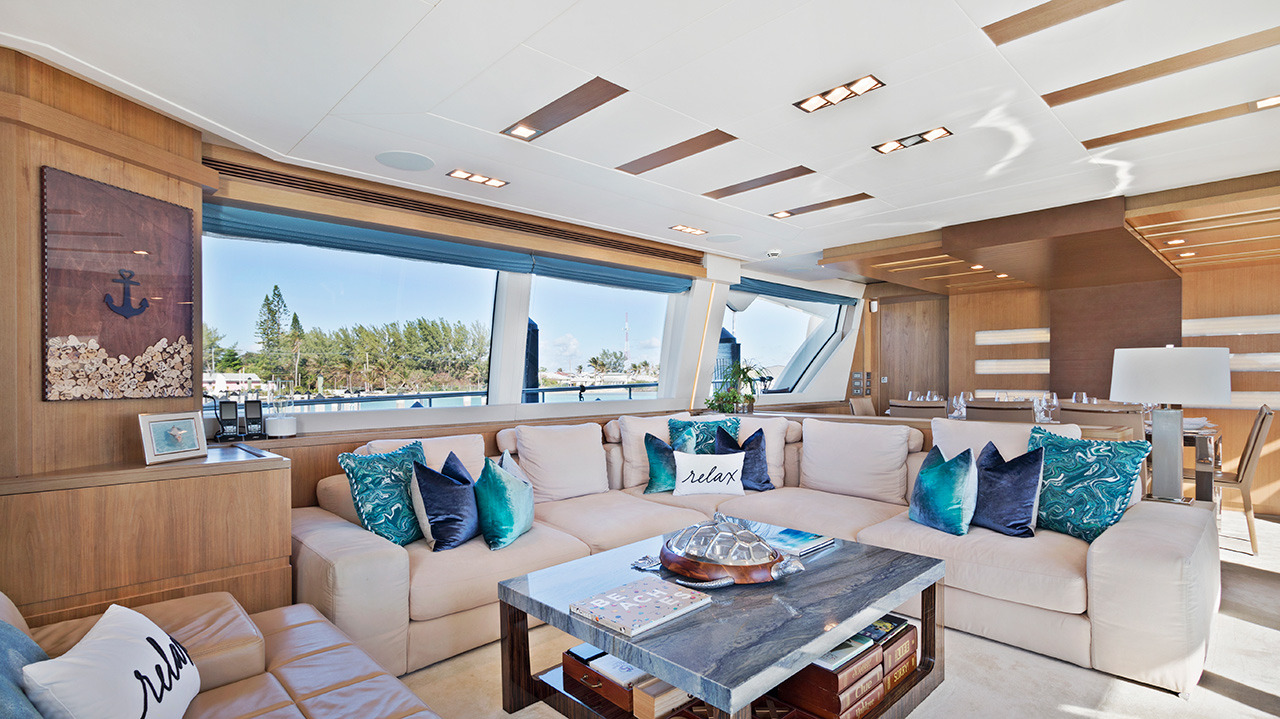 Main Salon Lounge