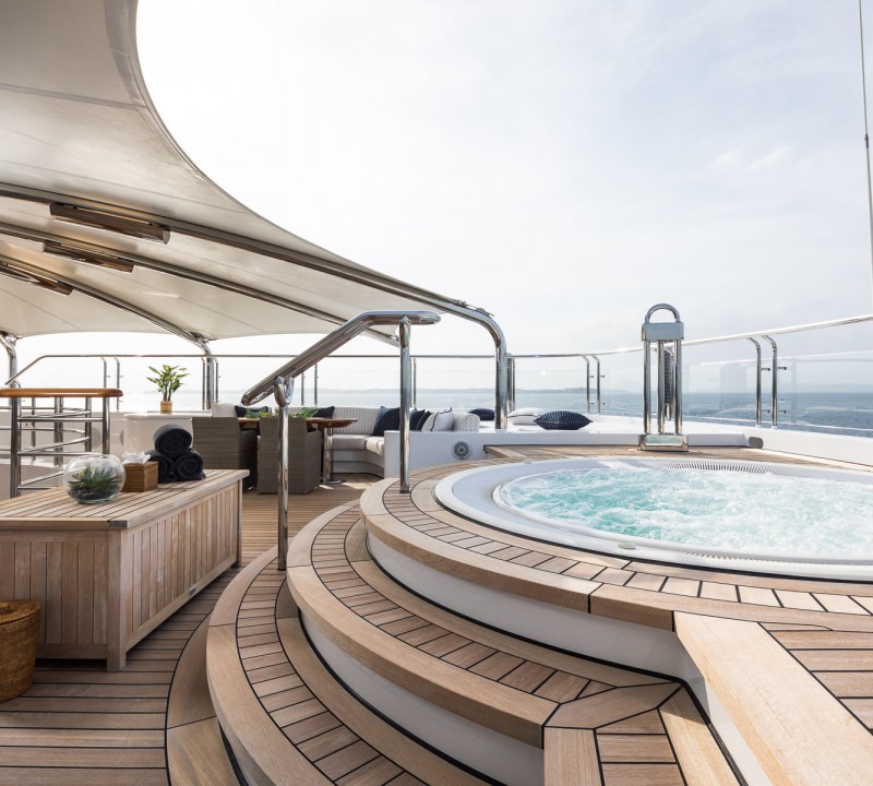Master Cabin Private Deck Jacuzzi