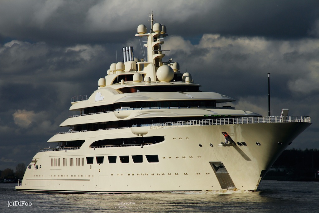 Mega yacht DILBAR - Photo by DiFooll