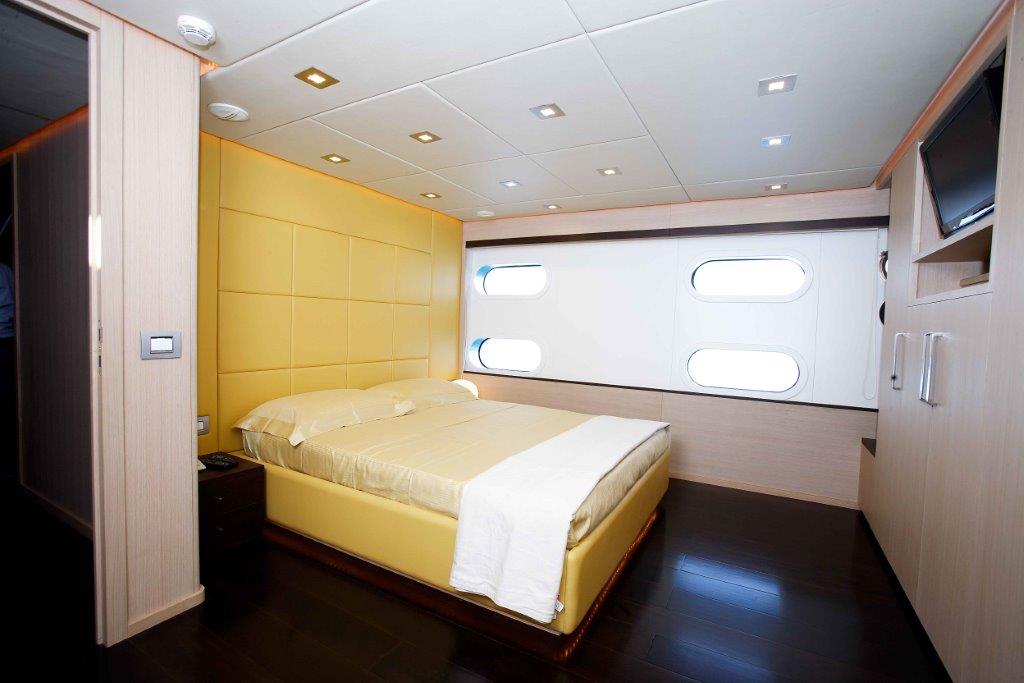 Motor Yacht Aria