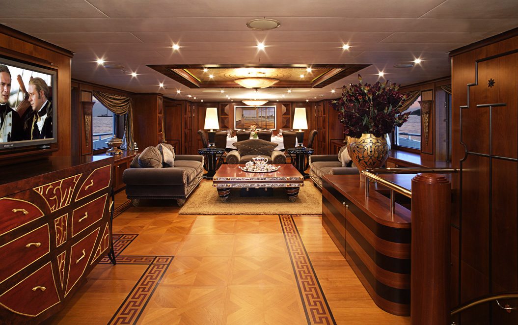 Motor yacht DENIKI - Main Salon Entrance