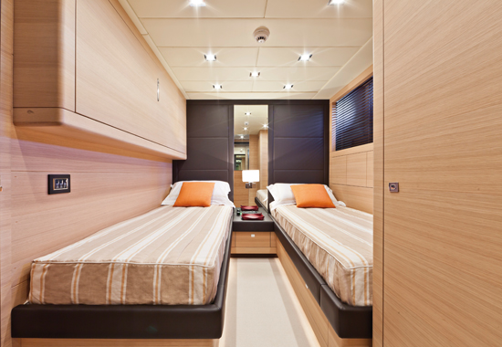 Motor yacht KAWAI -  Twin Cabin