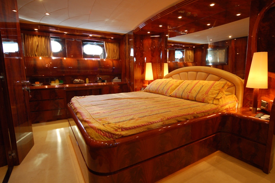NEVER ONE - Master cabin