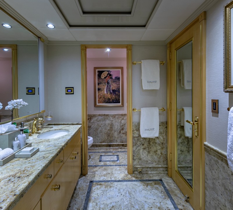 Twin Suite Bathroom