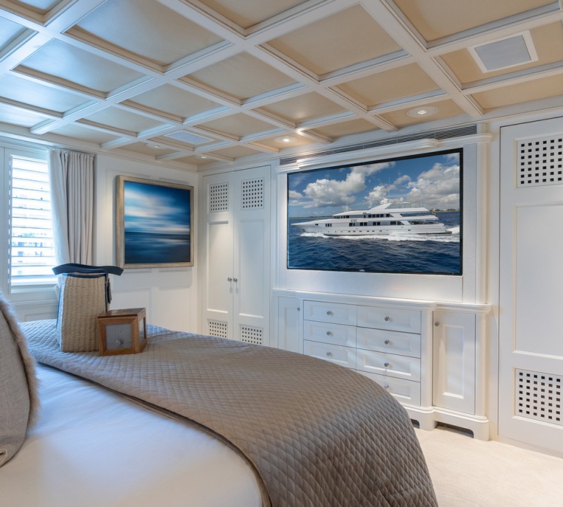 Master Suite - Bed
