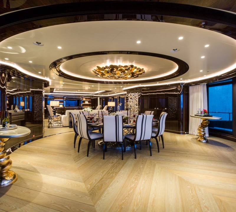 OKTO-YACHT-salle-a-manger
M/Y OKTO - Main saloon and dining area