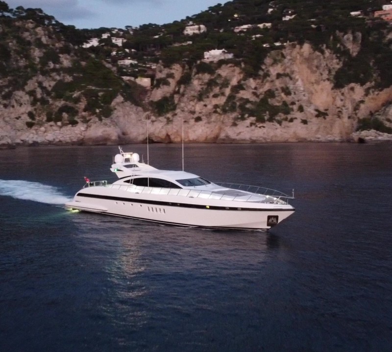 ONLY ONE Yacht
