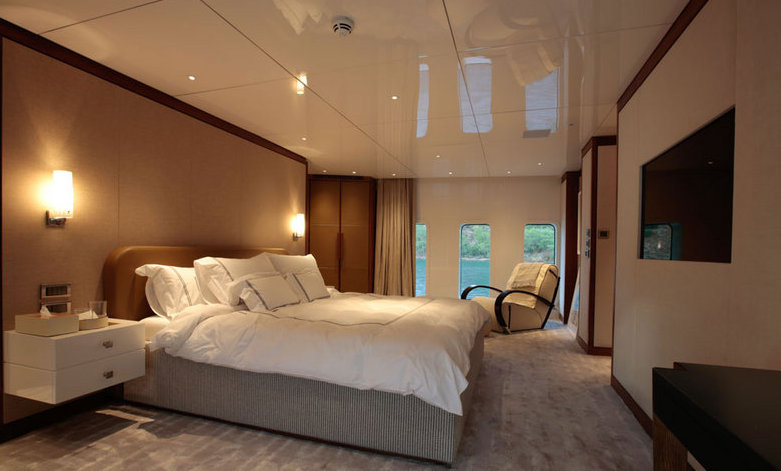 ORIENT STAR - Master stateroom main deck forward