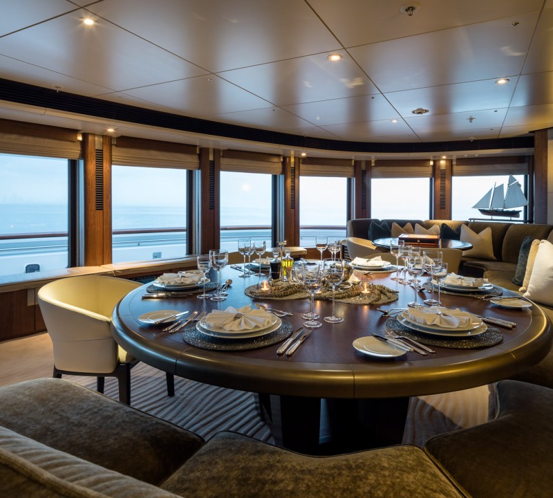 Observation Dining With Table Setting