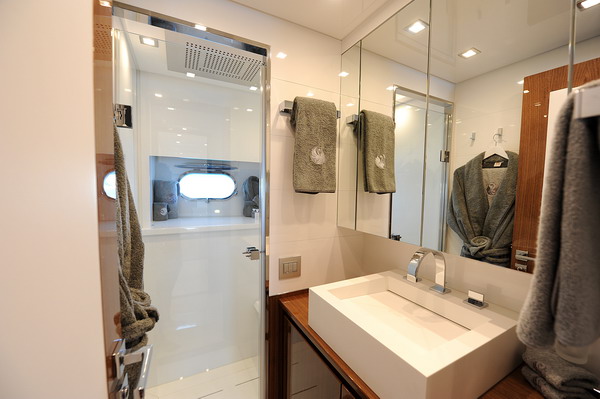 PHOENICIAN - Guest Ensuite