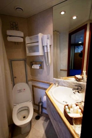 Pantheon - Bathroom