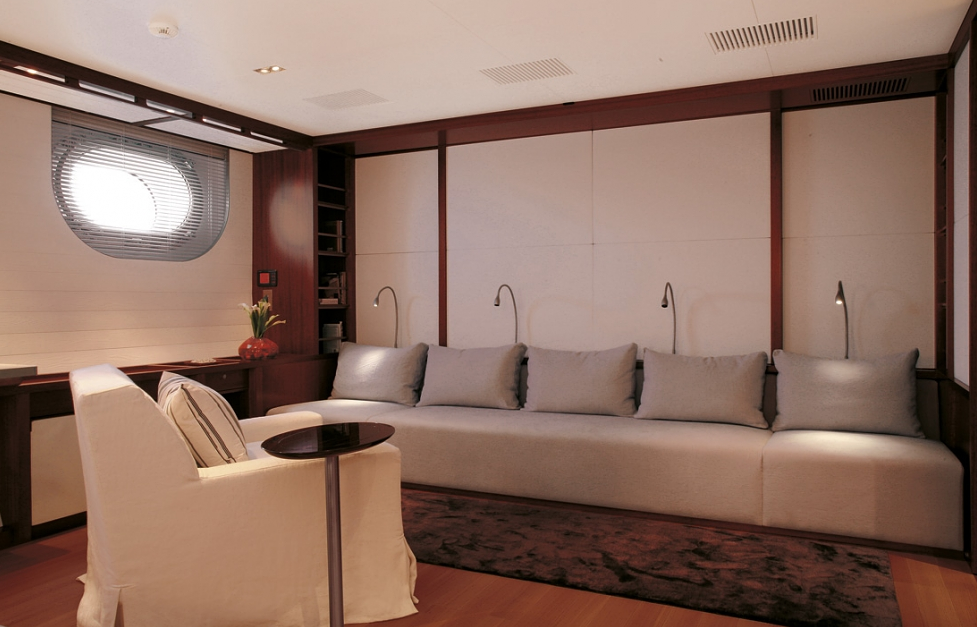 Perini Navi superyacht Rosehearty interior