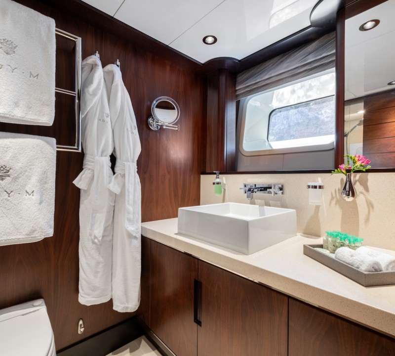 Port Aft Double Twin Ensuite