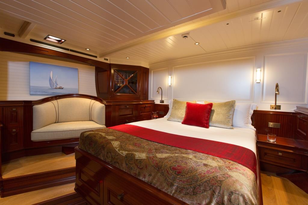 RAINBOW - Master cabin