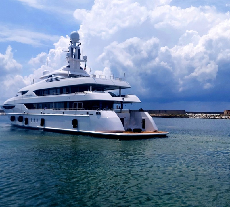 Refit Of Superyacht Oasis Lurssen