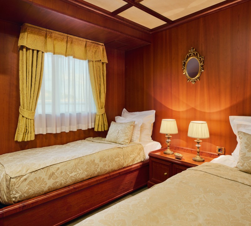 Twin Cabin