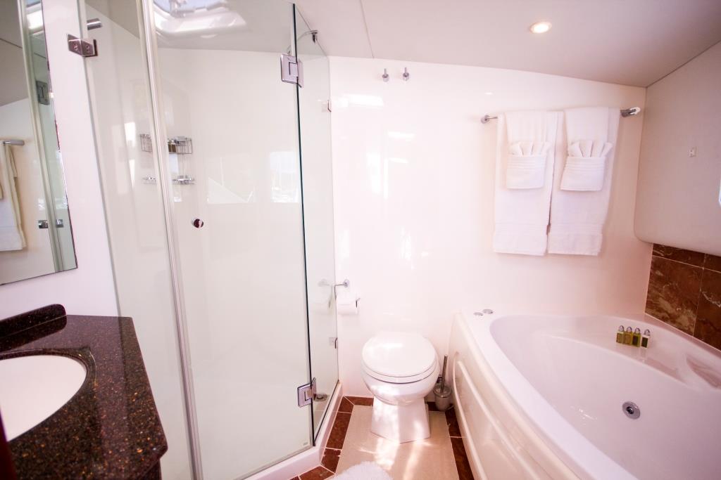 SY KINGS RANSOM - Master bath
