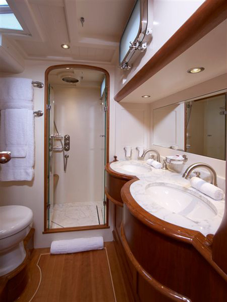 Sailing yacht KEALOHA - Bathroom