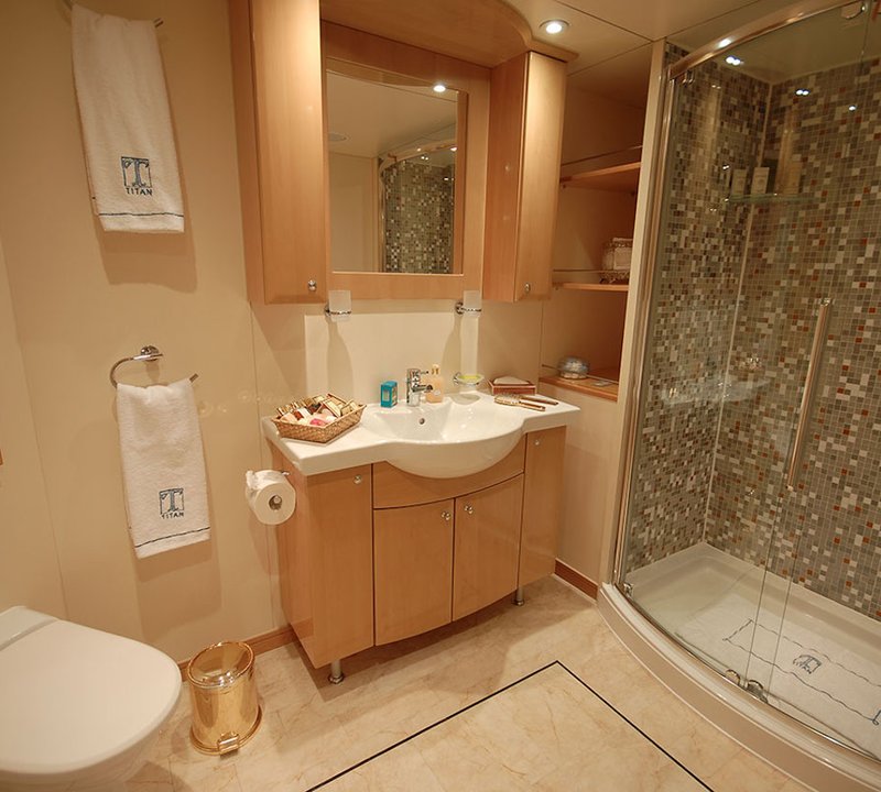Shackleton Cabin - Bathroom