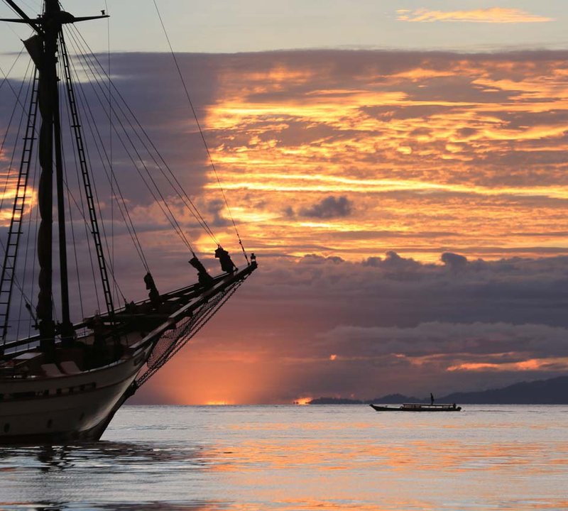 Silolona-sailing Yacht Indonesia