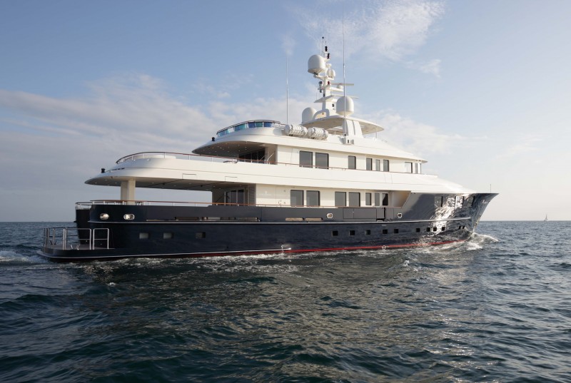 Star superyacht - side view