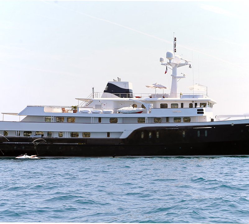 Superyacht Titan