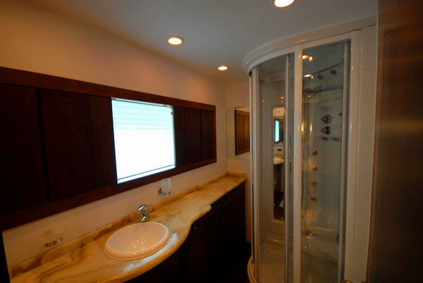 Tatiana - Bathroom