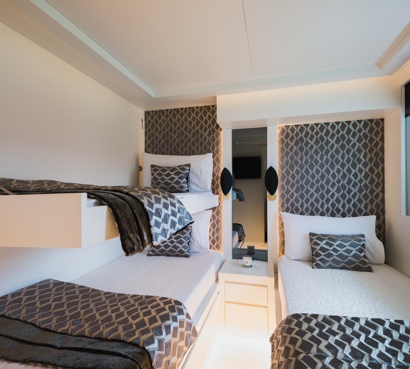 Twin Guest Cabin With Pullman