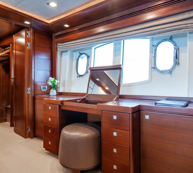 VIP Cabin  Vanity