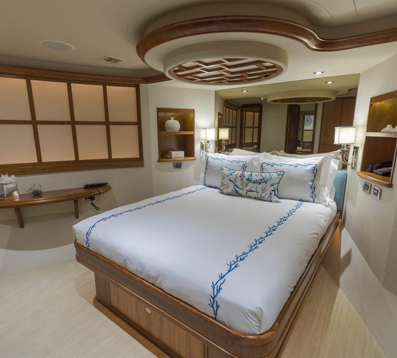 VIP Queen Cabin