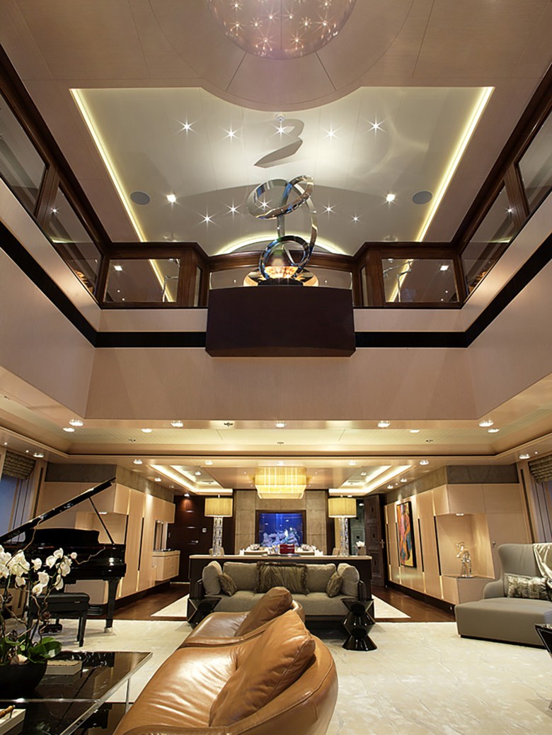 Vicky Main Saloon