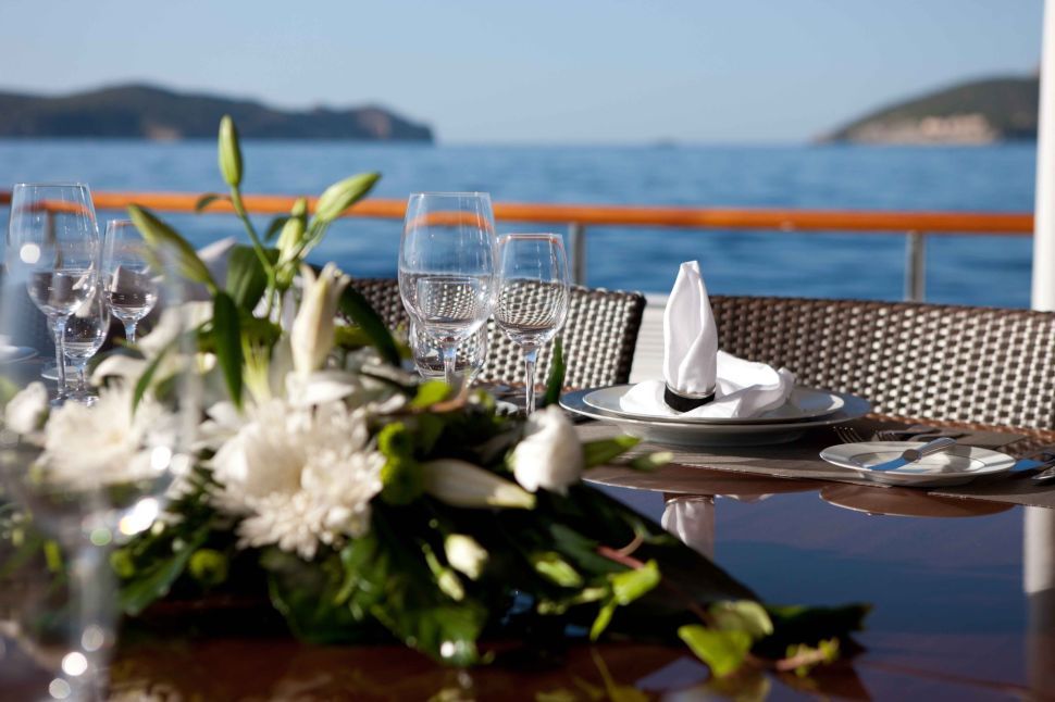Alfresco Dining