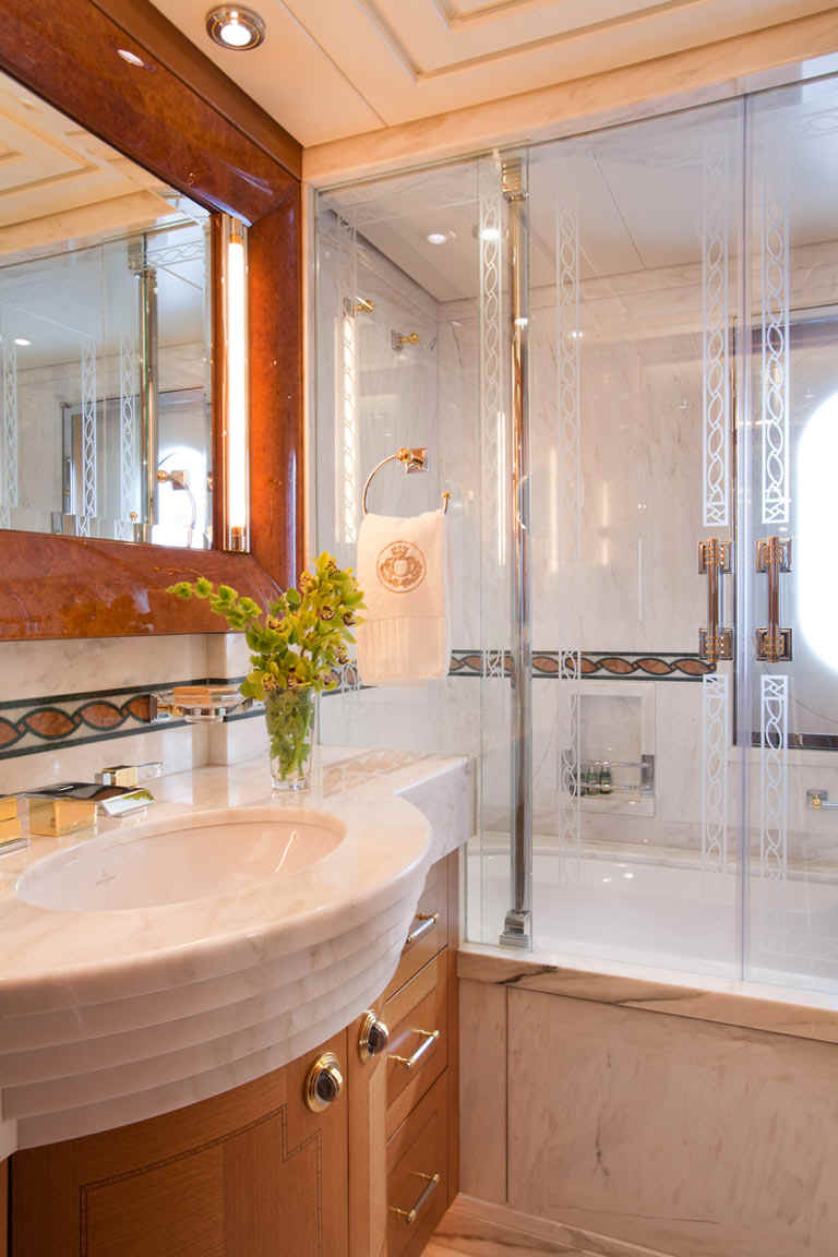 Guest Cabin - Bathroom